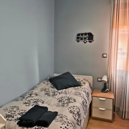 Comodo Apartamento Para 3 O 4 Personas Баракальдо